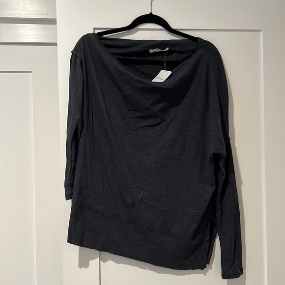 We The Free Tops - NWT We the Free slanted long sleeve shirt